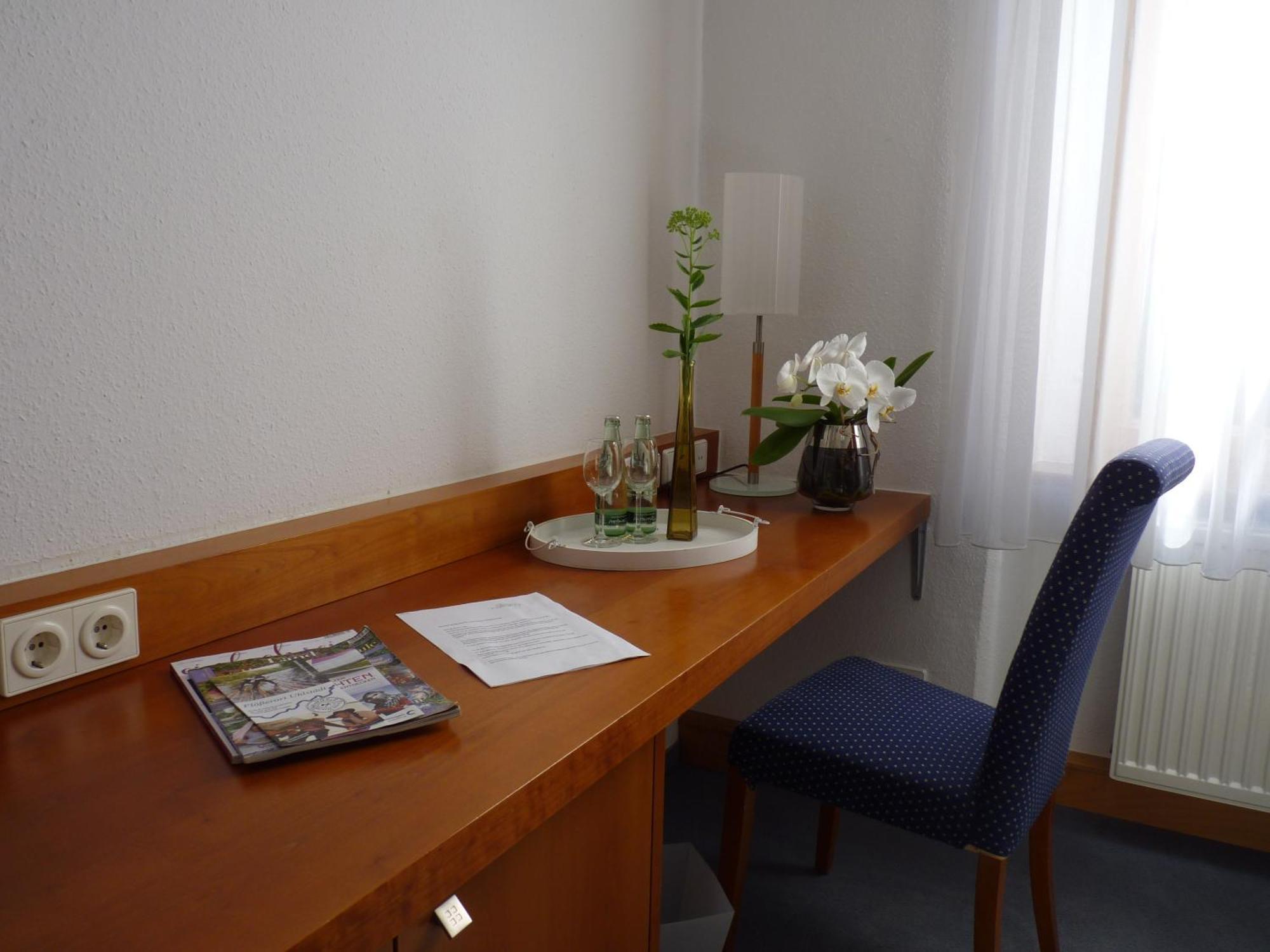 Hotel & Restaurant Schloss Weissenburg Uhlstädt 객실 사진
