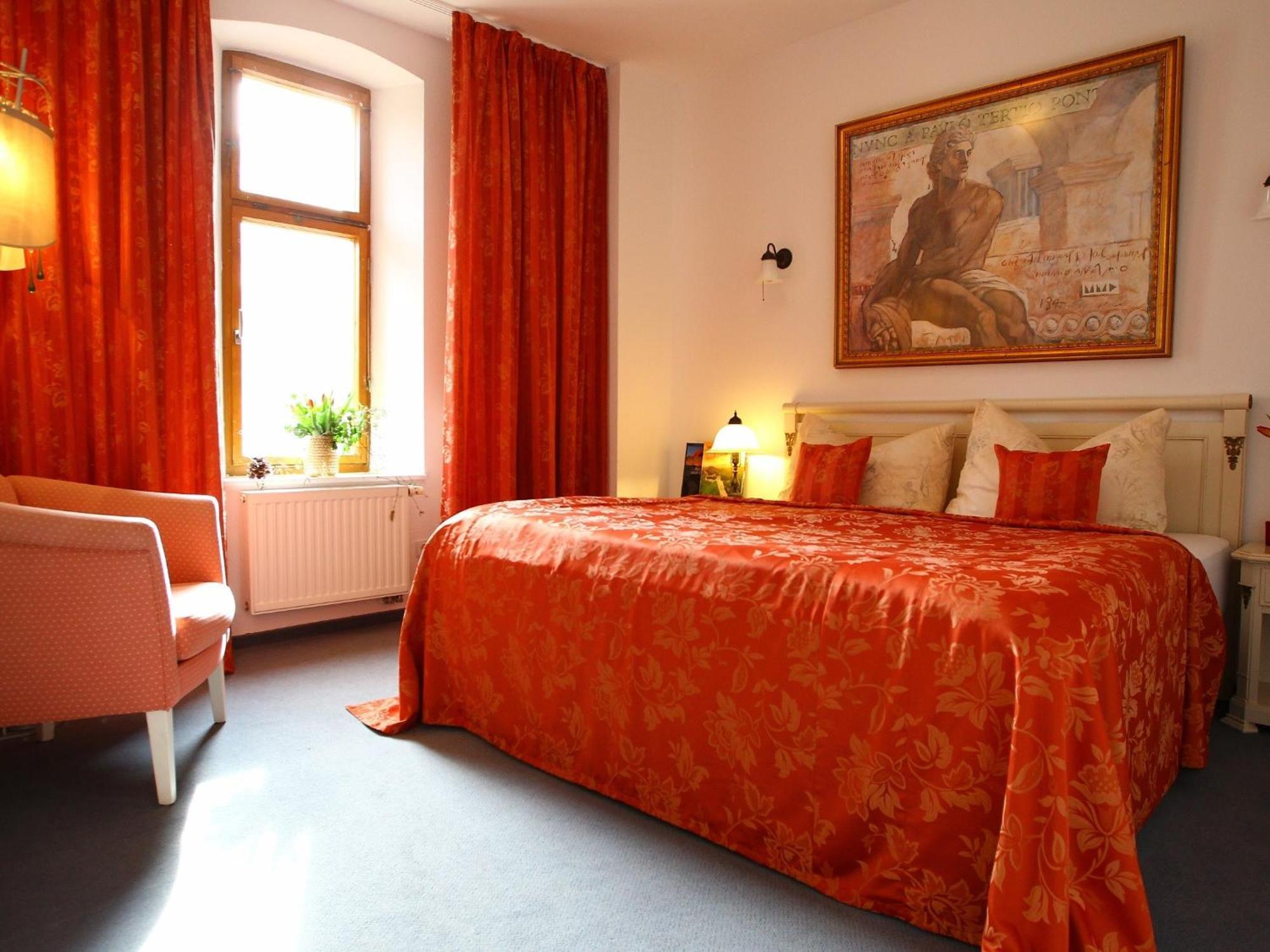 Hotel & Restaurant Schloss Weissenburg Uhlstädt 객실 사진