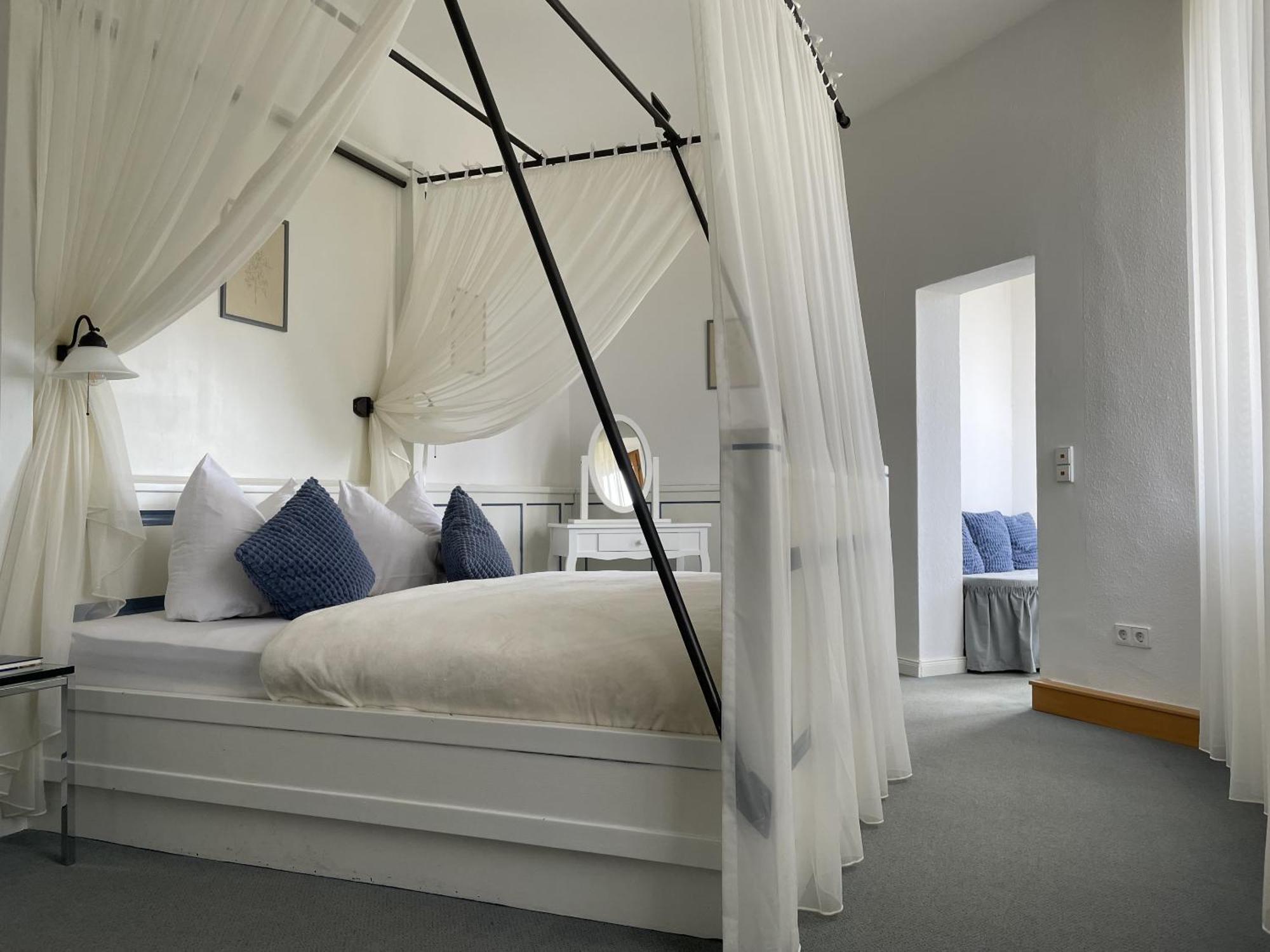 Hotel & Restaurant Schloss Weissenburg Uhlstädt 외부 사진